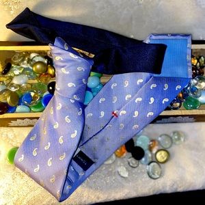 Tommy Hilfiger light blue Awesome tie!!